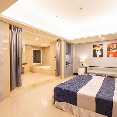 Discovery Motel - Nangang Taipei Exterior photo